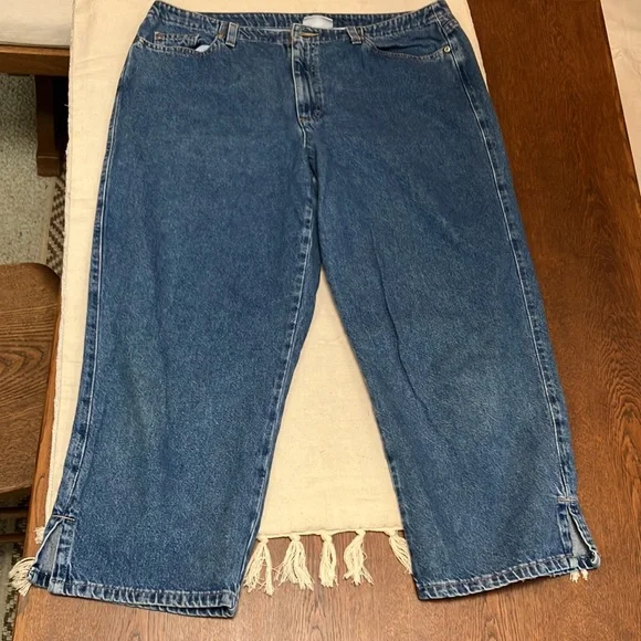 LizClaiborne Lizwear jeans, 16s. Straight leg with cuff slit. 5pocket. Mid rise. - Picture 6 of 6